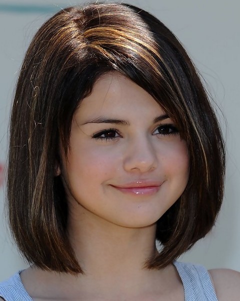 Selena Gomez Hairstyles：Lovely Mid-length Bob for Girls