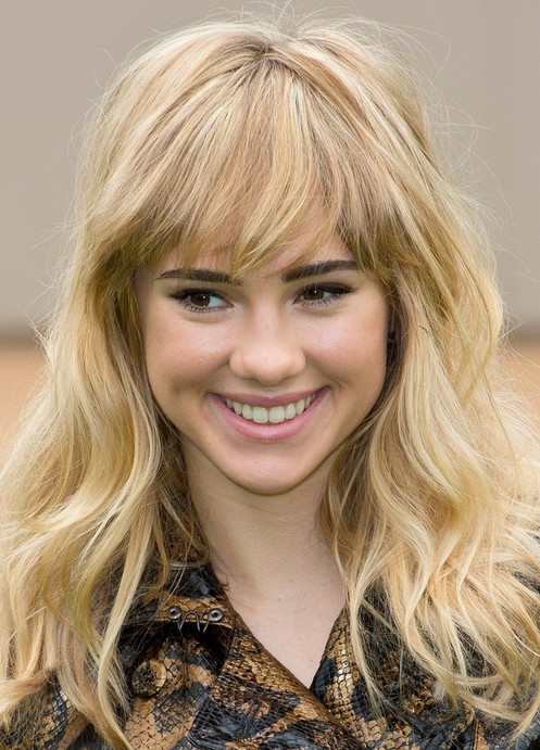 Suki Waterhouse Long Hairstyles: Wavy Hairstyles for Bangs