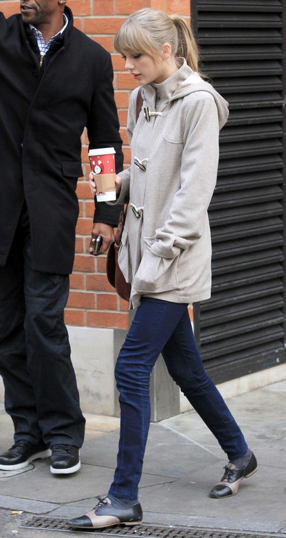 Taylor Swift's Flat Oxfords-Black & Beige