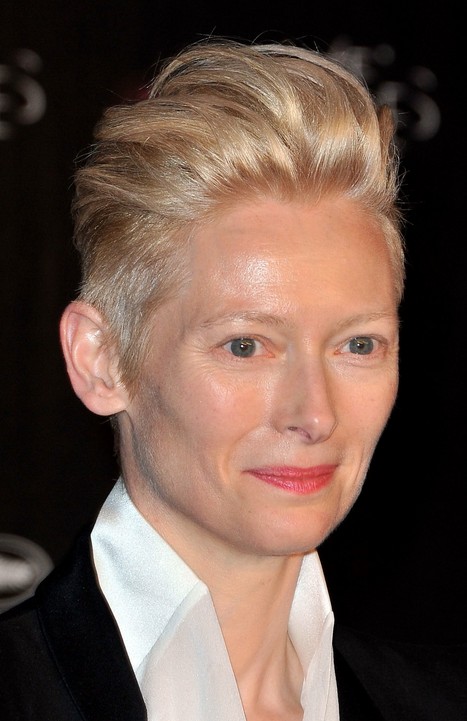 Tilda Swinton Elegant Short Quiff Hairstyle for Women Over 50