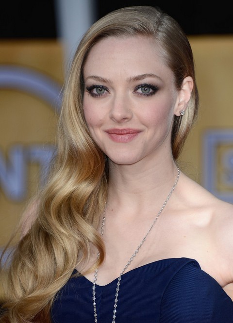 Amanda Seyfried Hairstyles: Beautiful Loose Curls