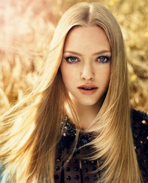 Amanda Seyfried Hairstyles: Layered Straight Hairstyle