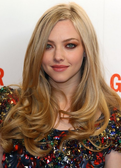 Amanda Seyfried Hairstyles: Loose Curls