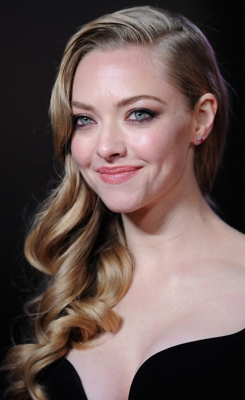 Amanda Seyfried Hairstyles: Soft Long Curls