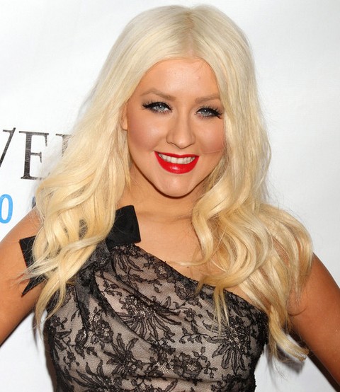 Christina Aguilera Hairstyles: Sweet Long Curls