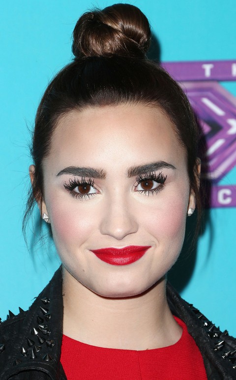 Demi Lovato Hairstyles: Fun Hair Knot
