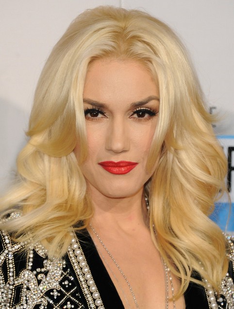 Gwen Stefani Long Hairstyle: Curls with Bangs