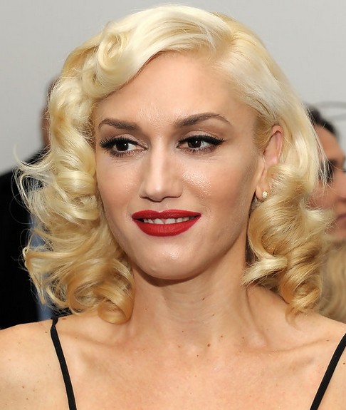 Gwen Stefani Short Hairstyle: Blonde Curls