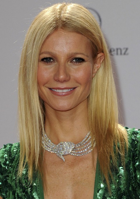 Gwyneth Paltrow Hairstyles: Blonde Straight Haircut