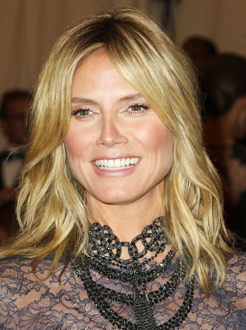 Heidi Klum Medium Length Hairstyle: Subtle Waves