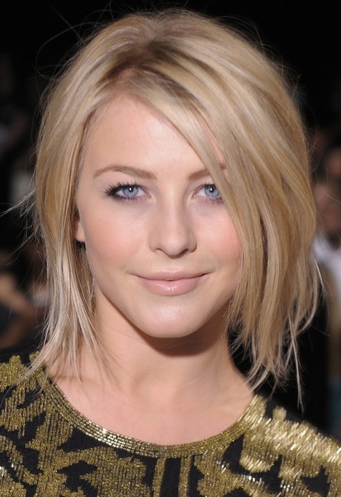 Julianne Hough Hairstyles: Short Straight Haircut