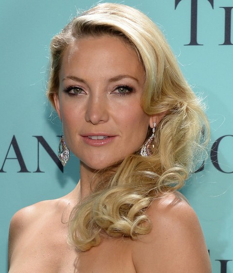 Kate Hudson Hairstyles: Chic Long Curls