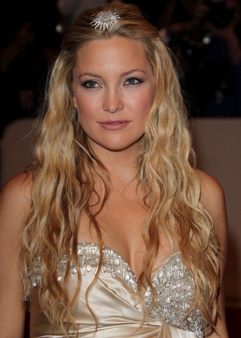 Kate Hudson Hairstyles: Gorgeous Long Curls