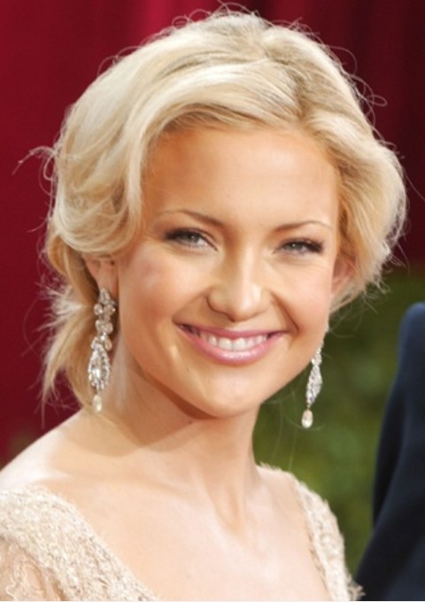 Kate Hudson Hairstyles: Retro-chic Updo