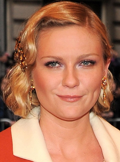 Kirsten Dunst Hairstyles: Elegant Retro Updo