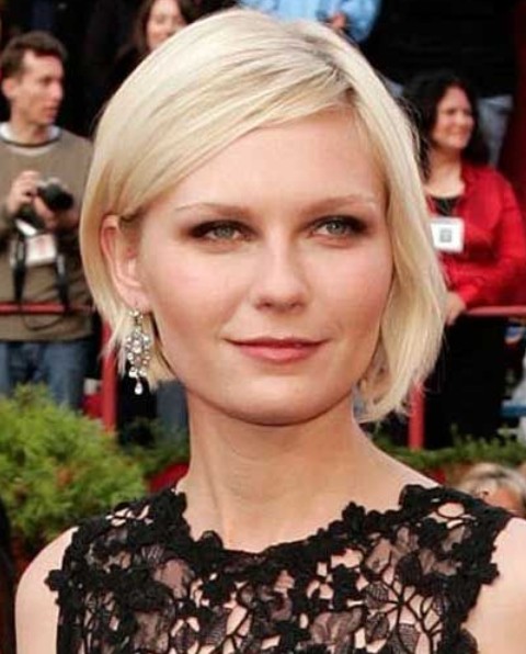 Kirsten Dunst Hairstyles: Side-parted Short Haircut