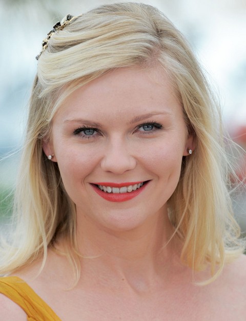 Kirsten Dunst Hairstyles: Sweet Straight Haircut