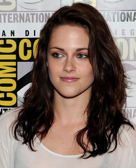 Kristen Stewart Long Hairstyle: Subtle Waves