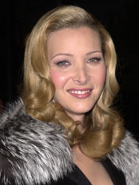 Lisa Kudrow Medium Length Hairstyle: Retro Hairstyle