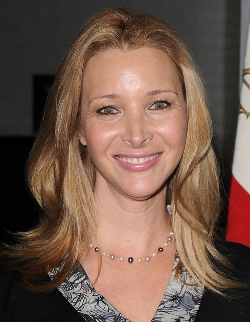 Lisa Kudrow Medium Length Hairstyle: Subtle Waves