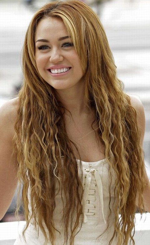 Miley Cyrus Hairstyles: Twiggy Curls