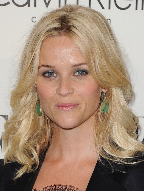 Reese Witherspoon Medium Length Hairstyle: Blonde Waves