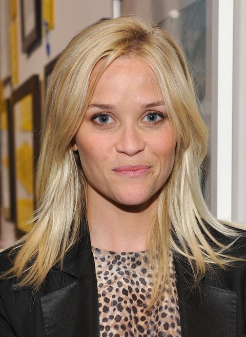 Reese Witherspoon Medium Length Hairstyle: Layered Haircut