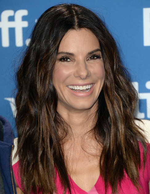 Sandra Bullock Long Hairstyle：Even Hair