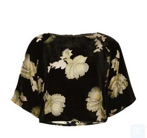 TOPSHOP Loose Velvet Flower Crop Tee