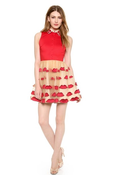 Wearing the Trendy Red: Alice + Olivia Pout appliquéd stretch-cotton and tulle dressWearing the Trendy Red: Alice + Olivia Pout appliquéd stretch-cotton and tulle dress