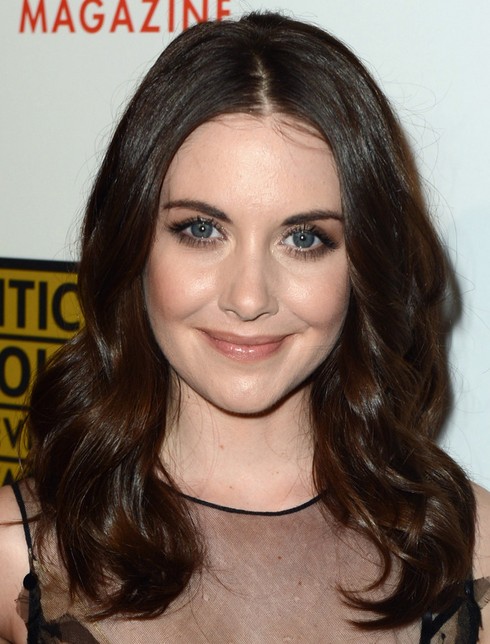 Alison Brie Medium Length Hairstyle: Wavy Haircut