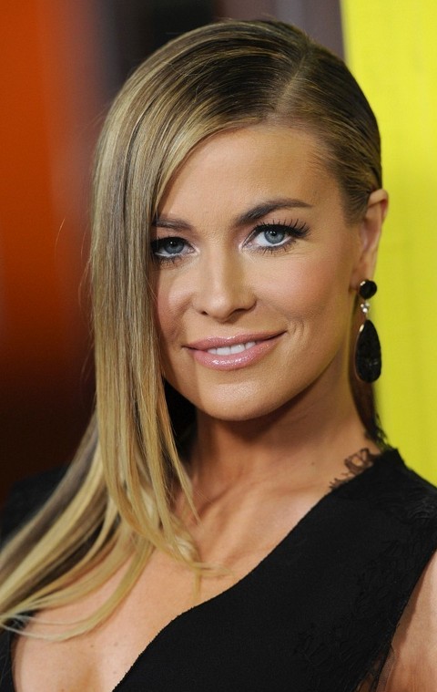 Carmen Electra Hairstyles: Deep Side Part