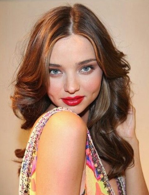 Miranda Kerr Hairstyles: Center-parted Curls