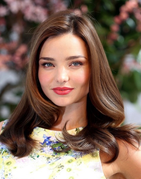 Miranda Kerr Hairstyles: Glamorous Waves