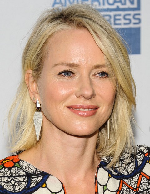 Naomi Watts Hairstyles: Medium Layered Haircut