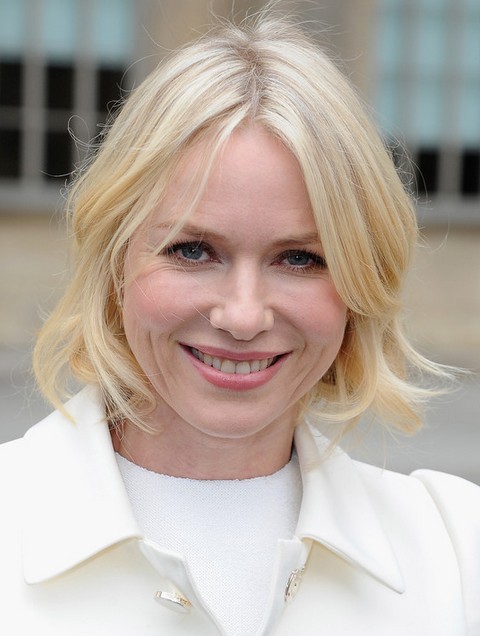 Naomi Watts Hairstyles: Short Wavy Haircut