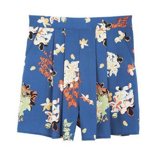 Tap Dot Short, loose fit, floral print