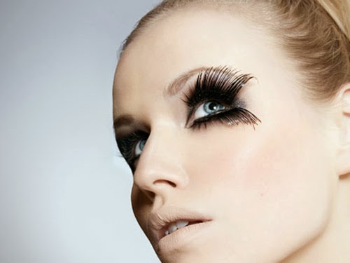 3 Steps to Wear False Lashes Perfectly