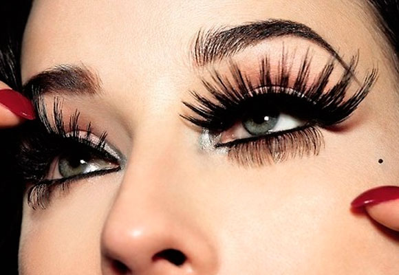 3 Steps to Wear False Lashes Perfectly