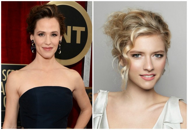 Celebrity-inspired Hairstyle: Jennifer Garner-Messy Updo