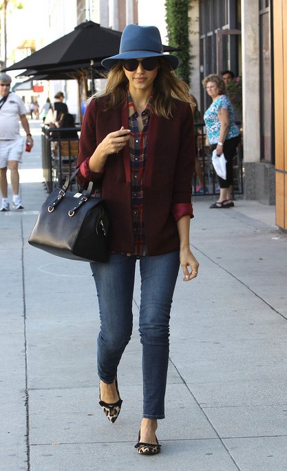 Jessica Alba's Wide-brim Fedora