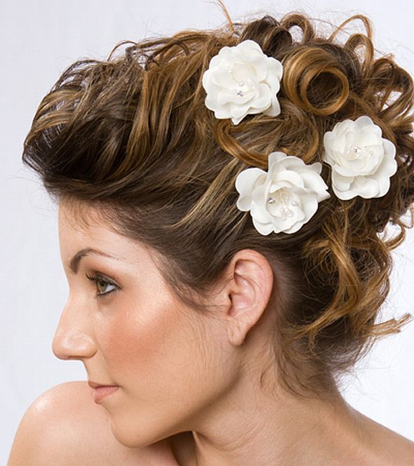 Messy Bun with Pretty Flowers