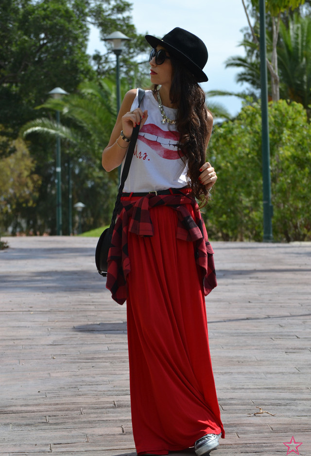 Pretty Long Skirts for a Feminine Look in Spring