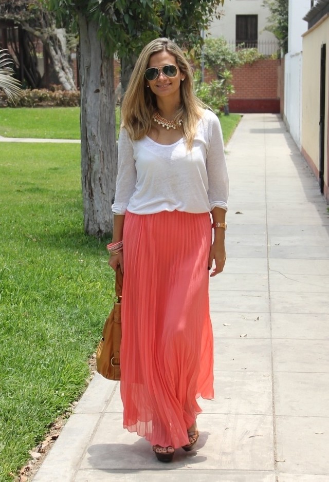 Pretty Long Skirts for a Feminine Look in Spring