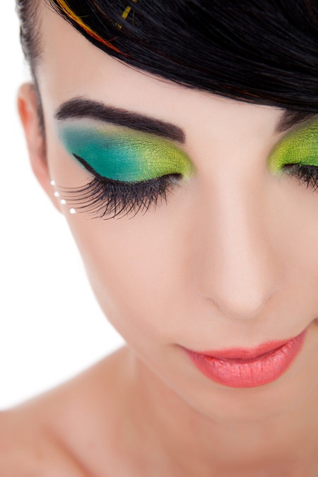 2014 Spring-Summer Makeup Trends: Colorful Cat Eyes