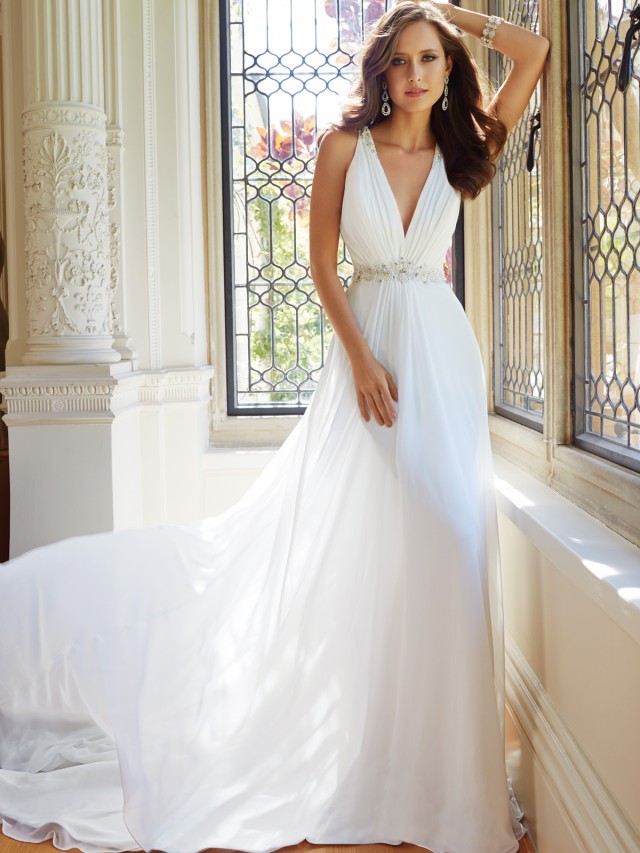 A Collection of 18 Breathtaking Bridal Gowns By Sophia Tolli