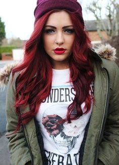 Best Hairstyles for Red Hair: Curls Outwards