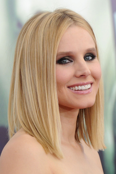 Best Hairstyles for Super Moms: Kristen Bell Medium Straight Cut