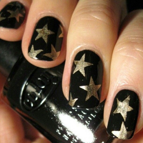 Black and Gloden Nails