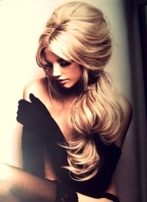 12 Glamorous Retro 60's Hairstyles for Women - Pretty Designs